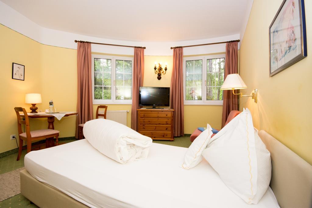 Hotel Villa Rainer Пёрчах-ам-Вёртерзе Экстерьер фото